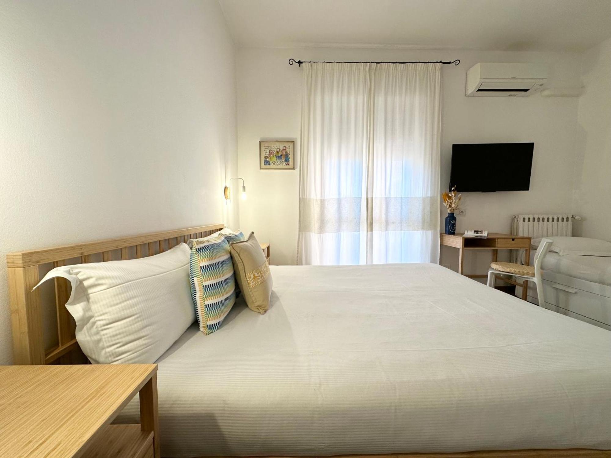 Ng Guest House L'Acquedotto Ольбия Экстерьер фото